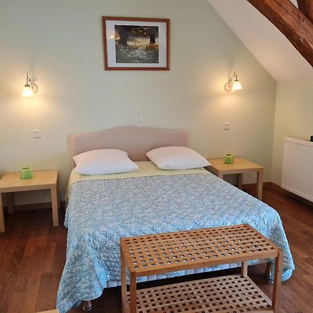 Ferme Renovee Au Calme - 4 Chambres, Petit-Dejeuner Inclu - Fr-1-590-450 Cravant  Екстер'єр фото